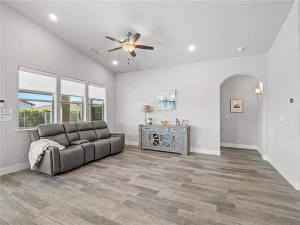 $985,000 | 1734 North Pk Avenue, Clovis, CA 93619