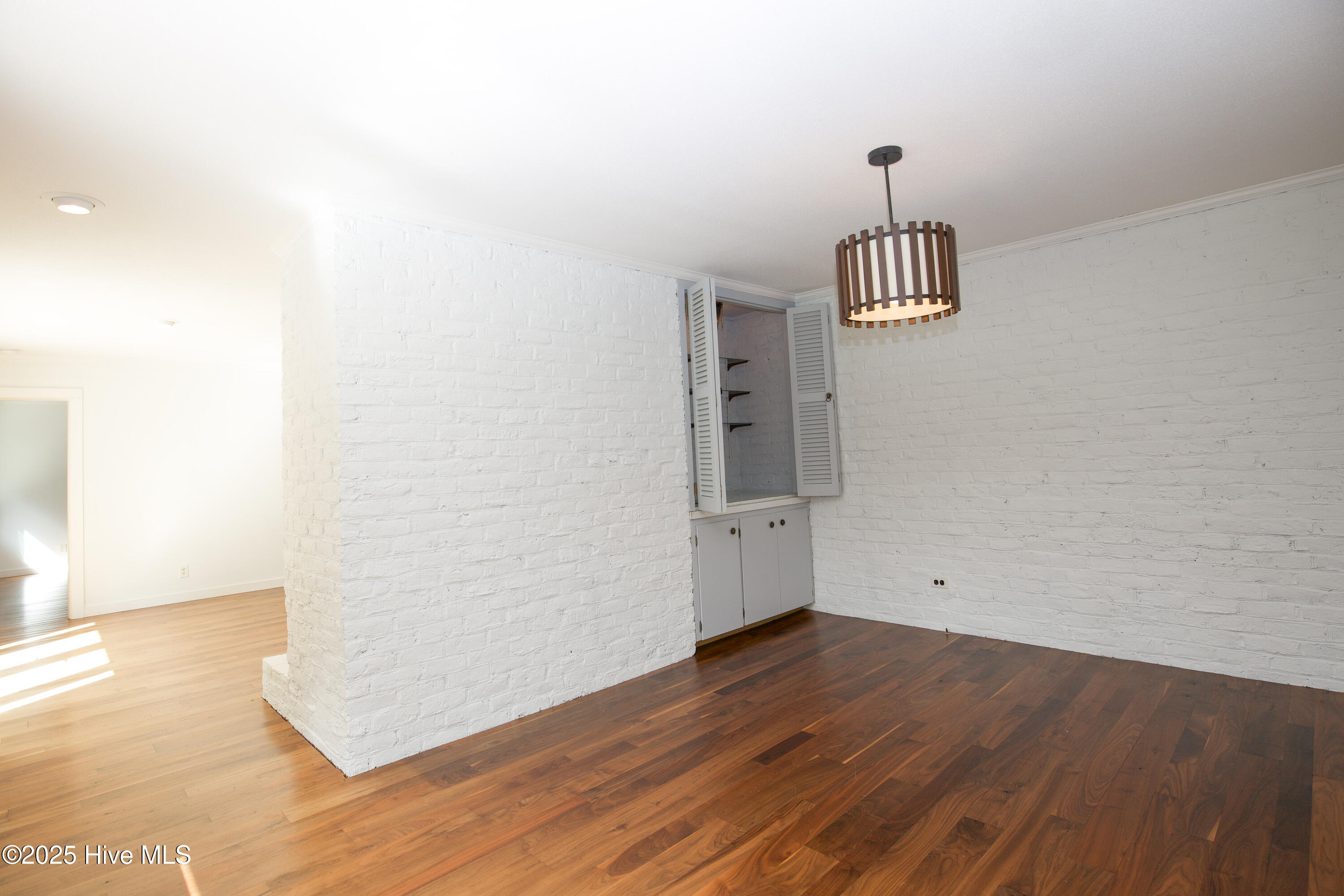 100 Beaver Lane Pinehurst, NC 28374 - Photo 9 of 51 Wet bar in dining room