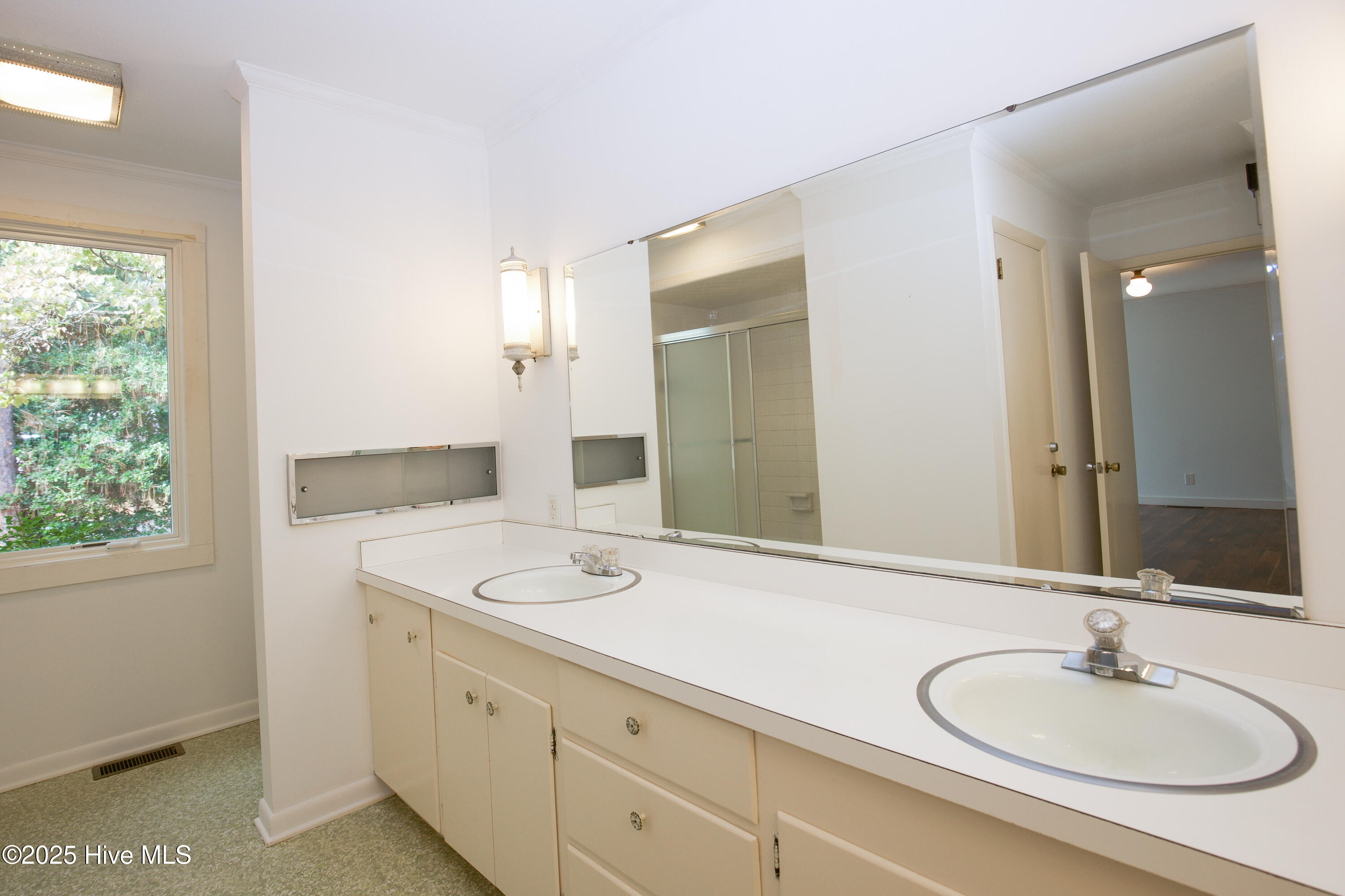 100 Beaver Lane Pinehurst, NC 28374 - Photo 22 of 51 Primary bathroom