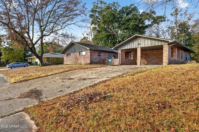 $186,500 | 719 Holly Hills Drive, Biloxi, MS 39532