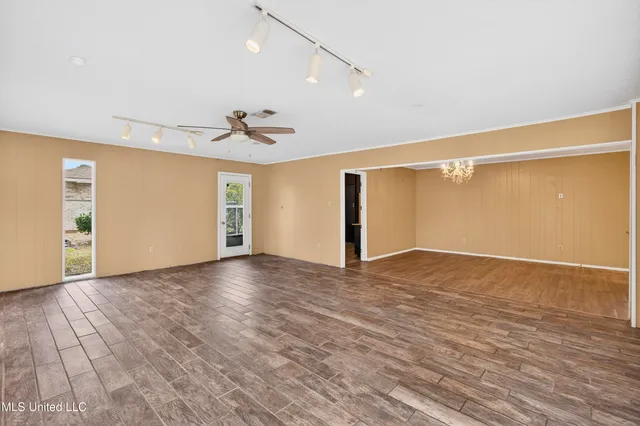 $186,500 | 719 Holly Hills Drive, Biloxi, MS 39532