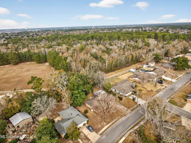 $186,500 | 719 Holly Hills Drive, Biloxi, MS 39532