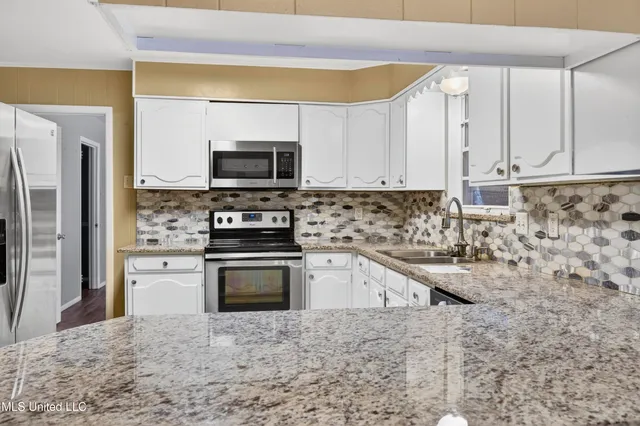 $186,500 | 719 Holly Hills Drive, Biloxi, MS 39532