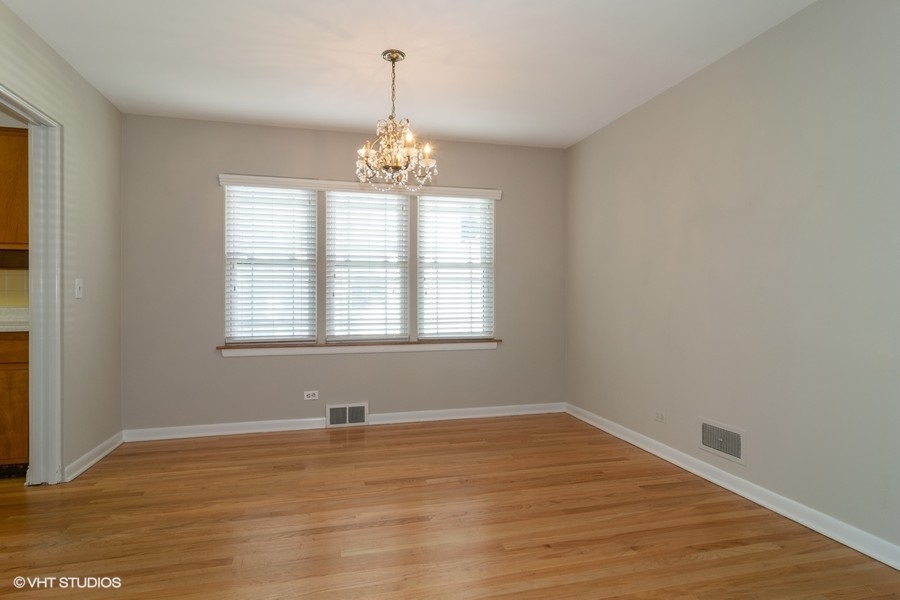 136 East Madison Street Elmhurst, IL 60126 - Photo 5 of 10