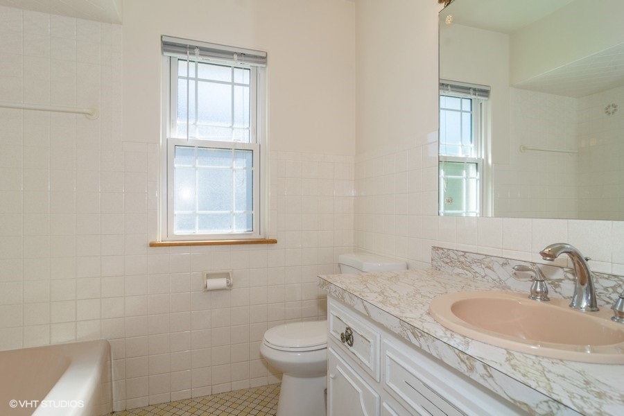 136 East Madison Street Elmhurst, IL 60126 - Photo 7 of 10