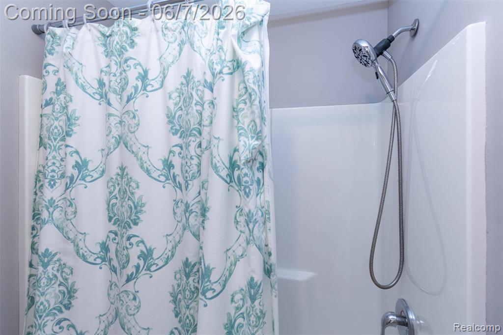 36039 Curtis Road Livonia, MI 48152 - Photo 32 of 61