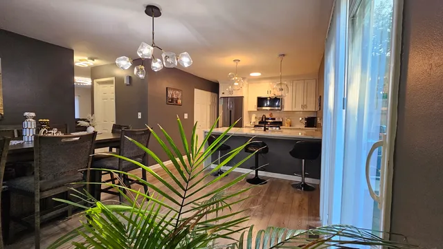 $300,000 | 16 Forest Lane, Cary, IL 60013