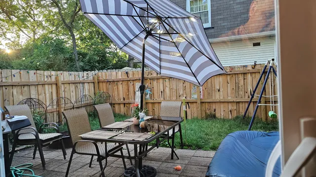 $300,000 | 16 Forest Lane, Cary, IL 60013