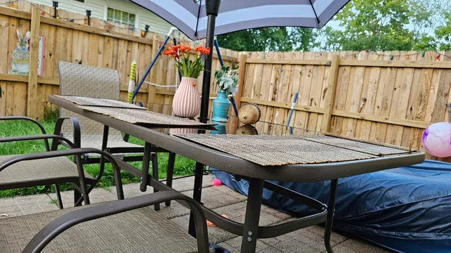 $300,000 | 16 Forest Lane, Cary, IL 60013