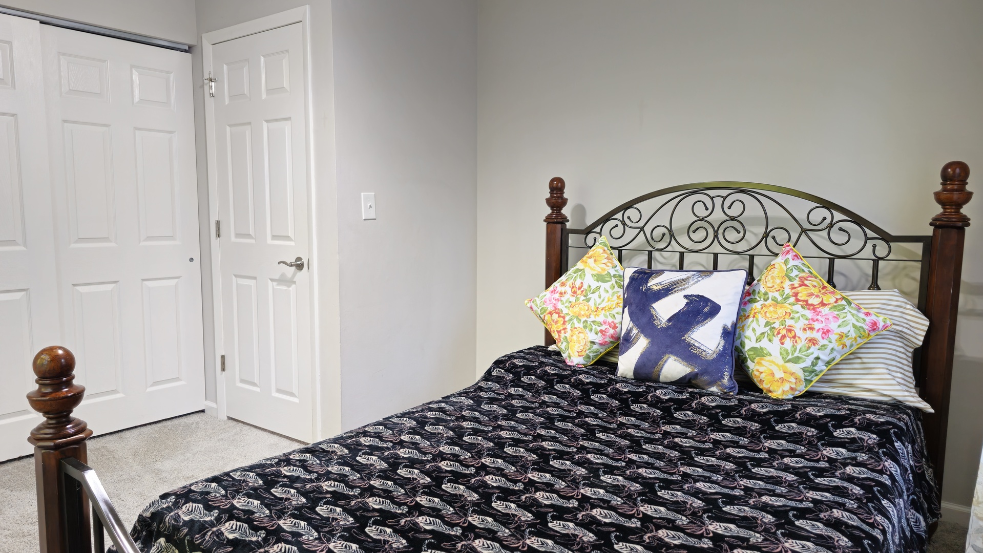 16 Forest Lane Cary, IL 60013 - Photo 31 of 50 a view of a wooden floor