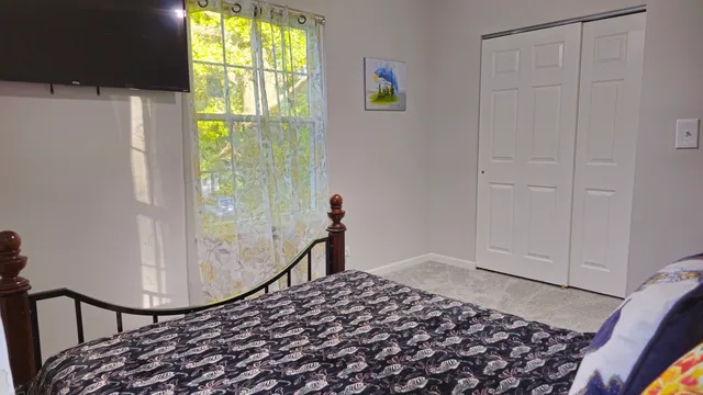 $300,000 | 16 Forest Lane, Cary, IL 60013