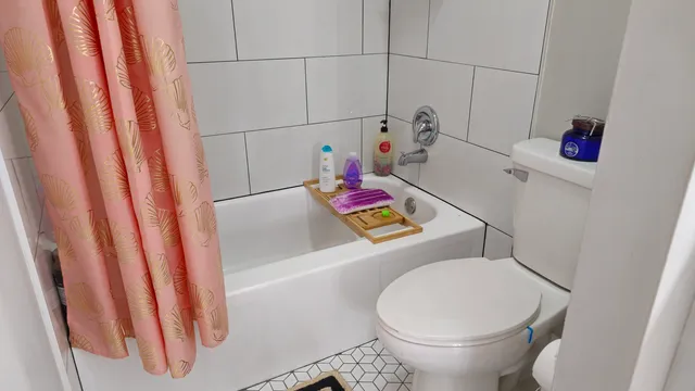 $300,000 | 16 Forest Lane, Cary, IL 60013