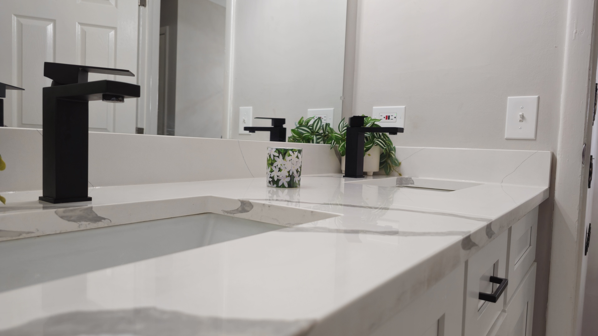 16 Forest Lane Cary, IL 60013 - Photo 38 of 50 a close view of sink