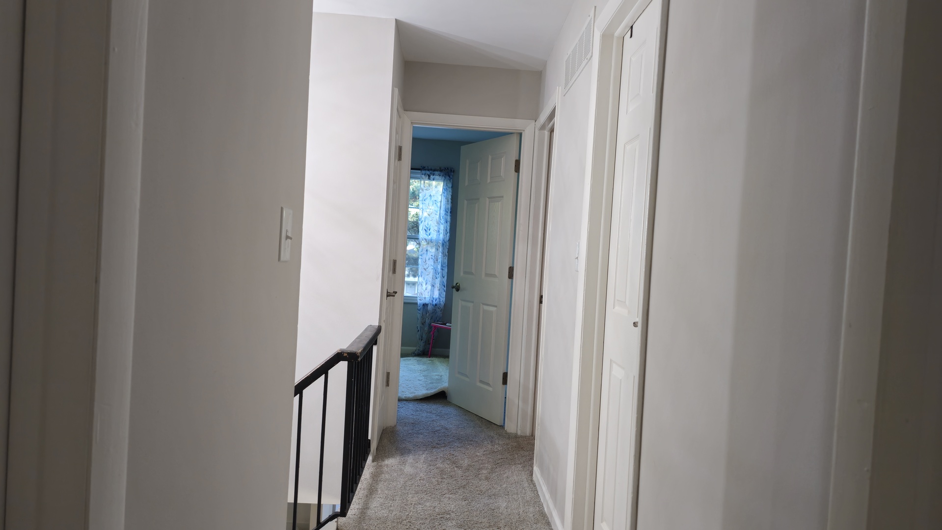 16 Forest Lane Cary, IL 60013 - Photo 43 of 50 a view of a hallway with a hallway