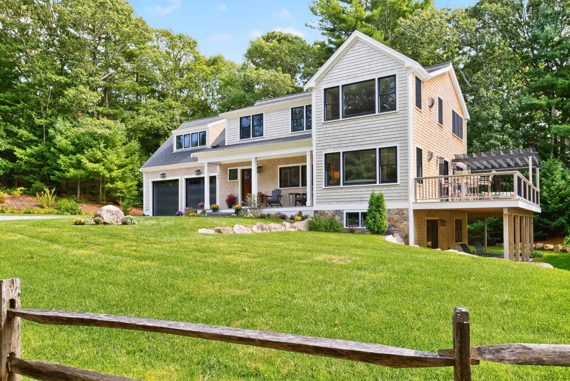 105 Bay Road Cotuit, MA 02635 - Photo 5 of 47 111_9L4A8590