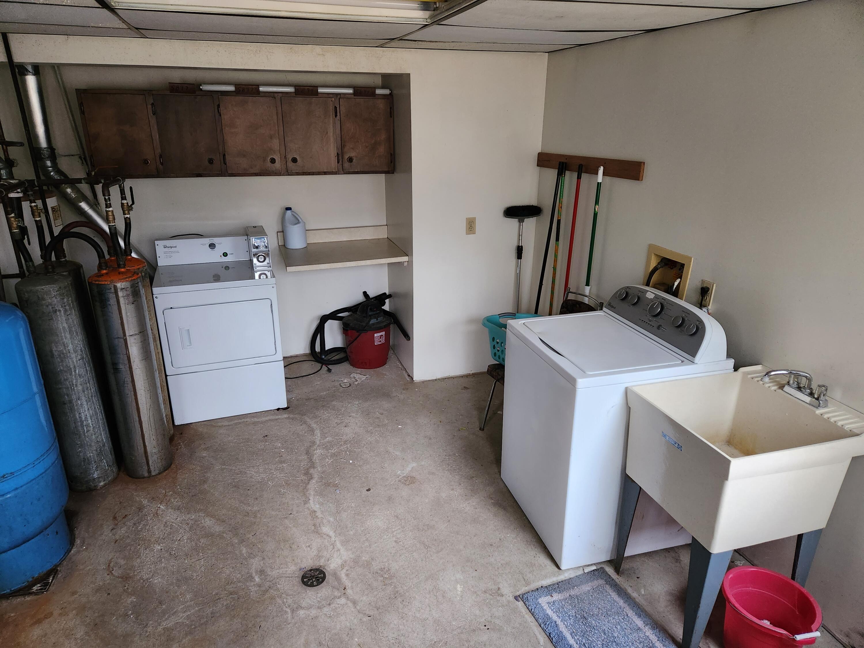 5897 White Road Muskegon, MI 49442 - Photo 28 of 32 20221209_112633