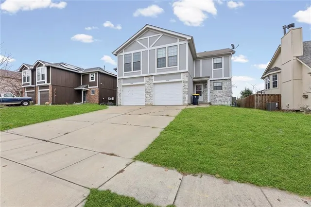 $249,900 | 13333 Walnut Street, Kansas City, MO 64145