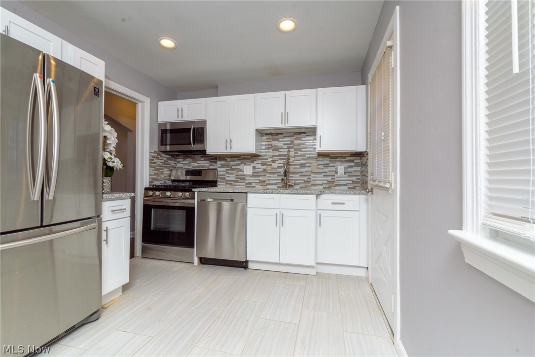 1504 Winchester Road Lyndhurst, OH 44124 - Photo 5 of 26 Gallery Image 5