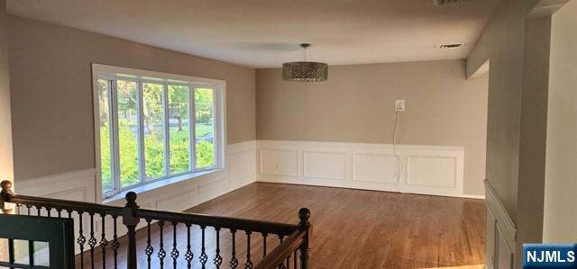 377 Chelsea Street Paramus, NJ 07652 - Photo 3 of 8