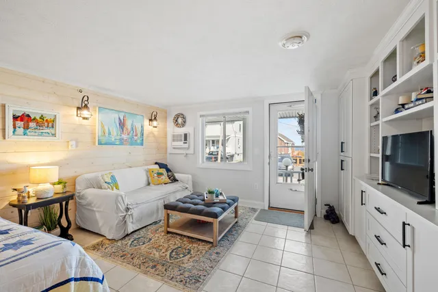 $319,900 | 189 East Grand Avenue, Unit 104, Old Orchard Beach, ME 04064