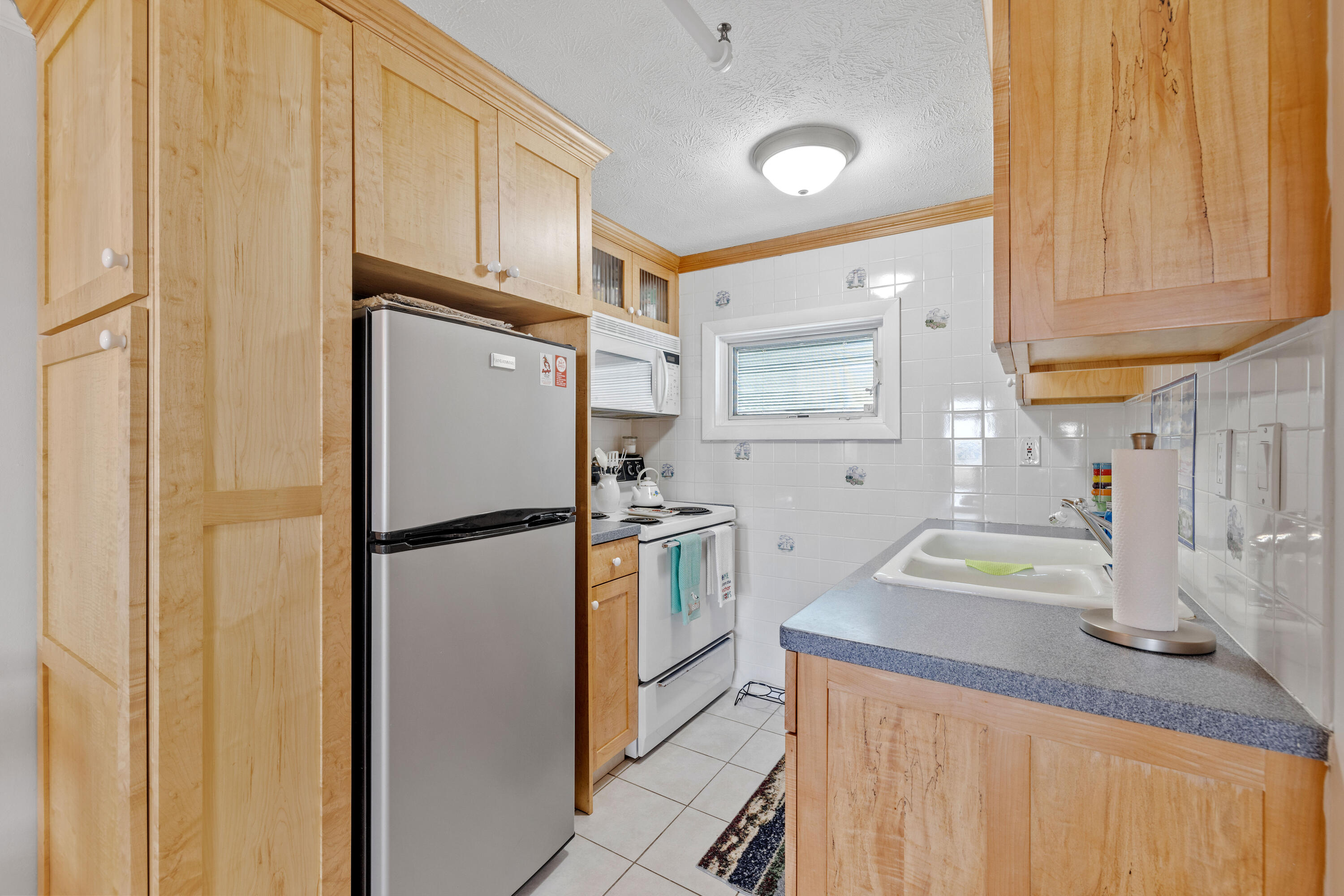 189 East Grand Avenue, Unit 104 Old Orchard Beach, ME 04064 - Photo 21 of 29 3G0A0350