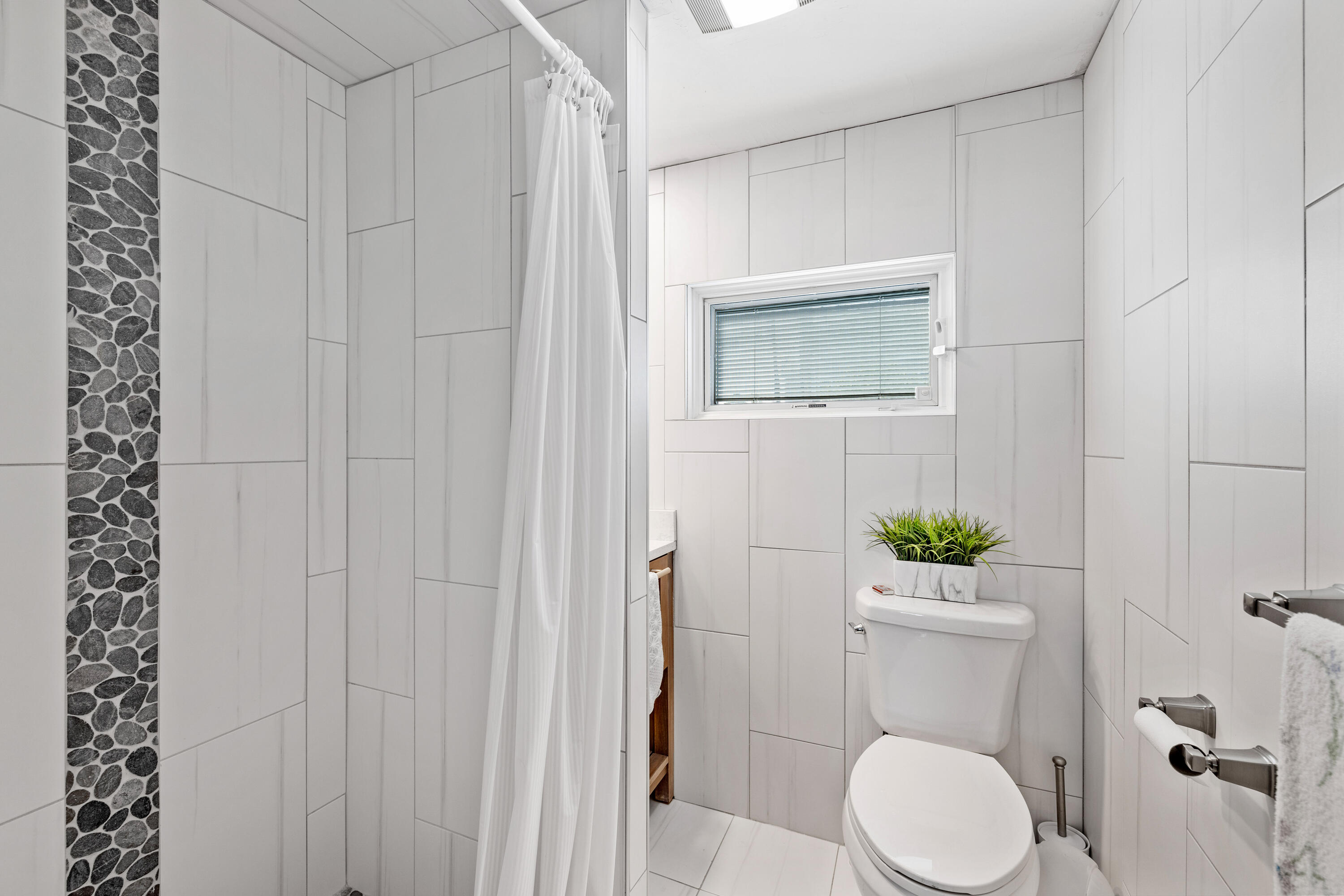 189 East Grand Avenue, Unit 104 Old Orchard Beach, ME 04064 - Photo 22 of 29 3G0A0356