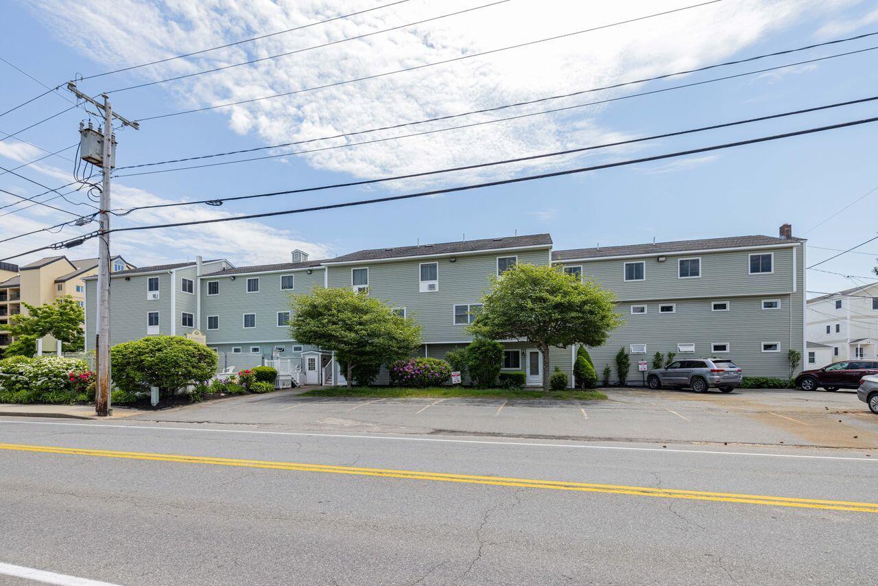 189 East Grand Avenue, Unit 104 Old Orchard Beach, ME 04064 - Photo 4 of 29 3G0A9744