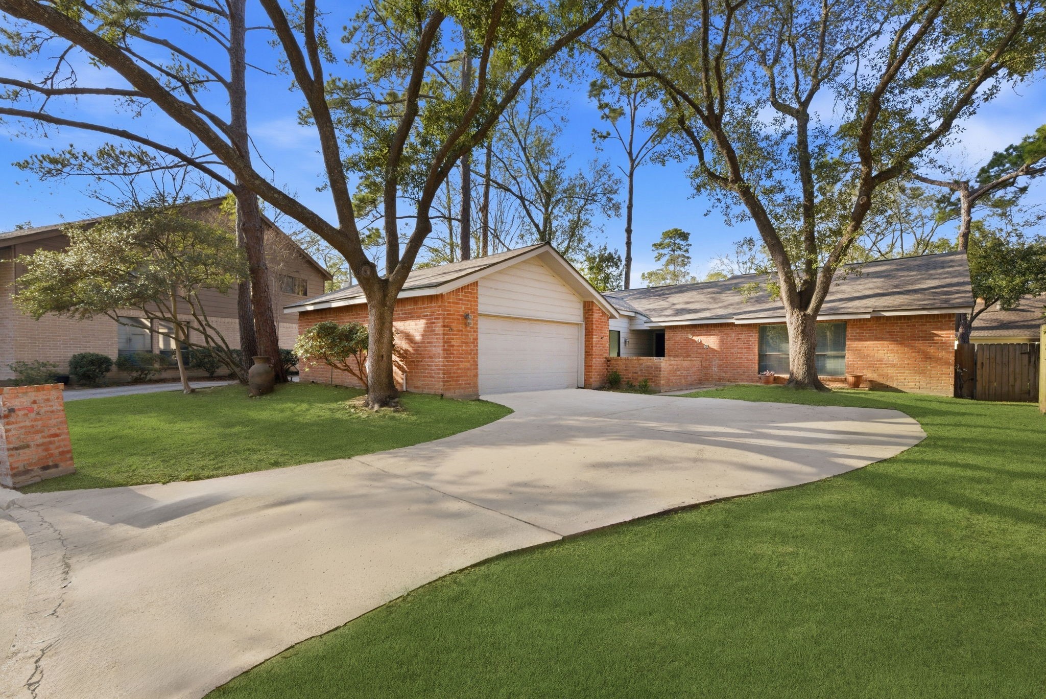 506 Willow Wisp Circle Spring, TX 77388 - Photo 2 of 38 a front view of house with yard and green space