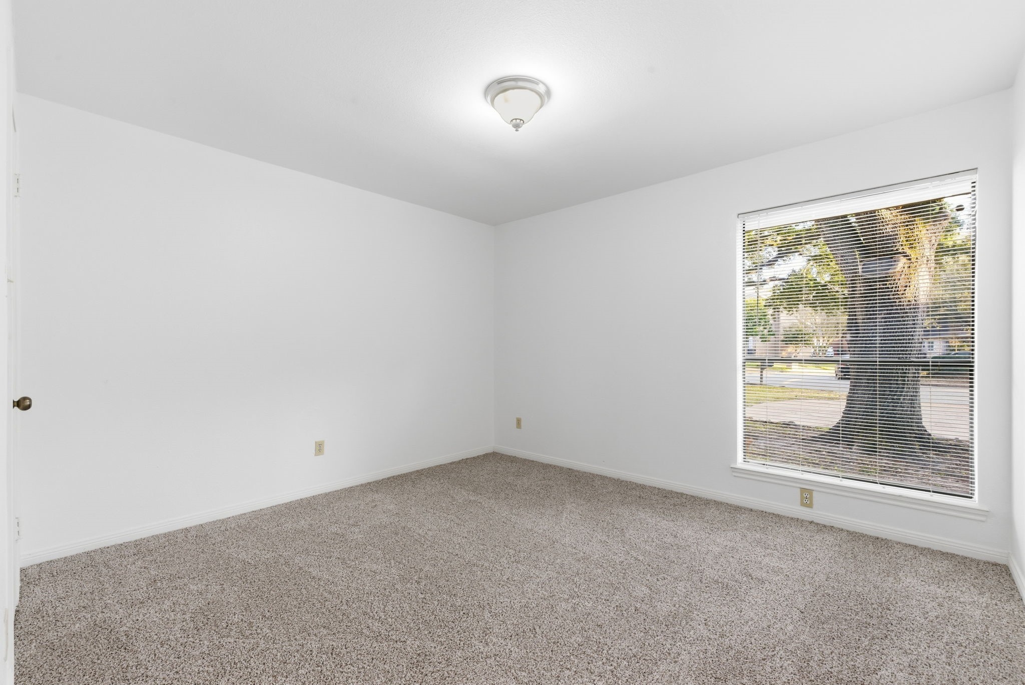 506 Willow Wisp Circle Spring, TX 77388 - Photo 28 of 38 a view of an empty room with a window