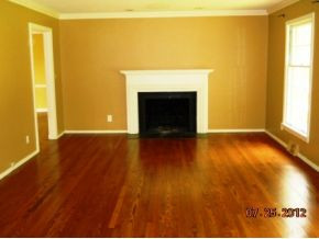 1222 Ridgeway Road Johnson City, TN 37601 - Photo 2 of 16 Living Room