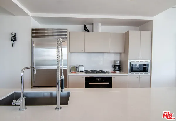 $1,800,000 | 1155 South Grand Avenue, Unit 1511, Los Angeles, CA 90015