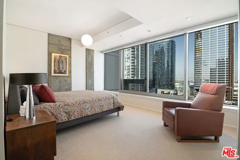 $1,800,000 | 1155 South Grand Avenue, Unit 1511, Los Angeles, CA 90015