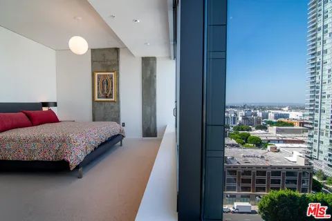 $1,800,000 | 1155 South Grand Avenue, Unit 1511, Los Angeles, CA 90015