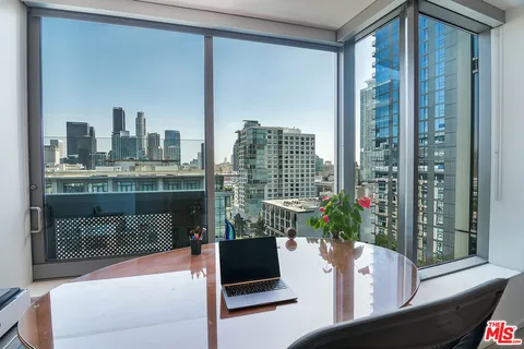 $1,800,000 | 1155 South Grand Avenue, Unit 1511, Los Angeles, CA 90015