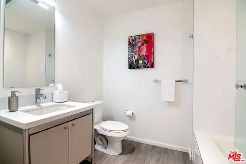 $1,800,000 | 1155 South Grand Avenue, Unit 1511, Los Angeles, CA 90015