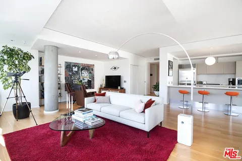 $1,800,000 | 1155 South Grand Avenue, Unit 1511, Los Angeles, CA 90015