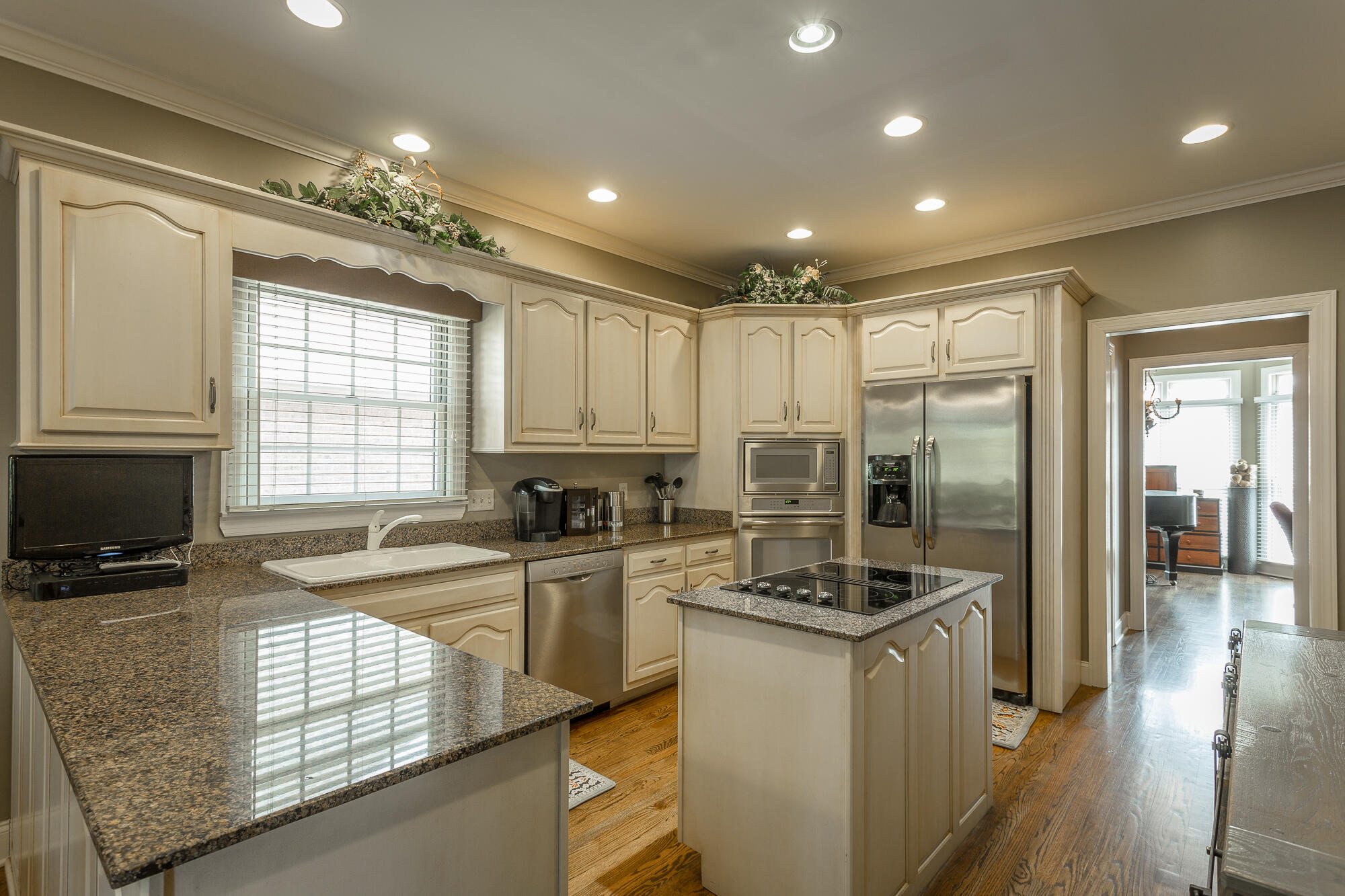7915 Dancing Fern Trail Chattanooga, TN 37421 - Photo 15 of 48 Custom Kitchen