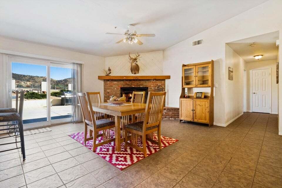 5600 Shannon Valley Road Acton, CA 93510 - Photo 13 of 54 5600 din rm w-slider view