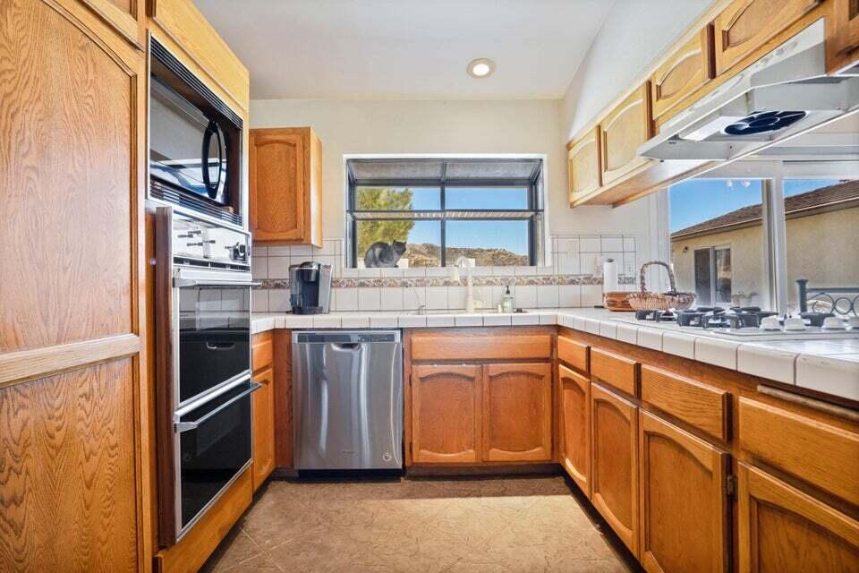5600 Shannon Valley Road Acton, CA 93510 - Photo 18 of 54 5600 straight into kit