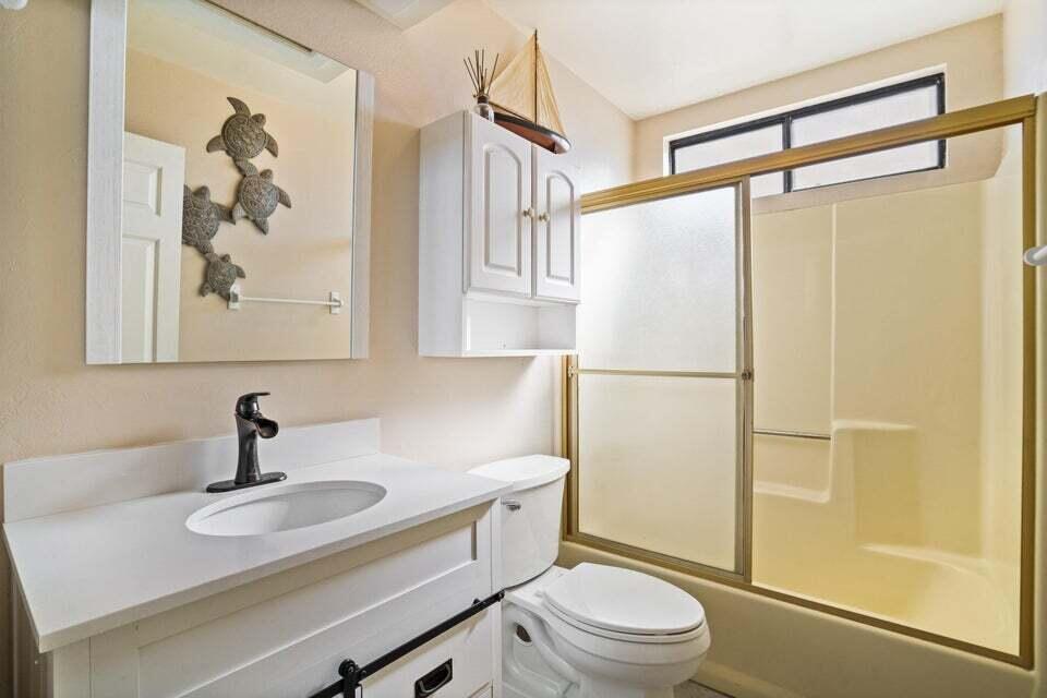 5600 Shannon Valley Road Acton, CA 93510 - Photo 19 of 54 5600 hall bath