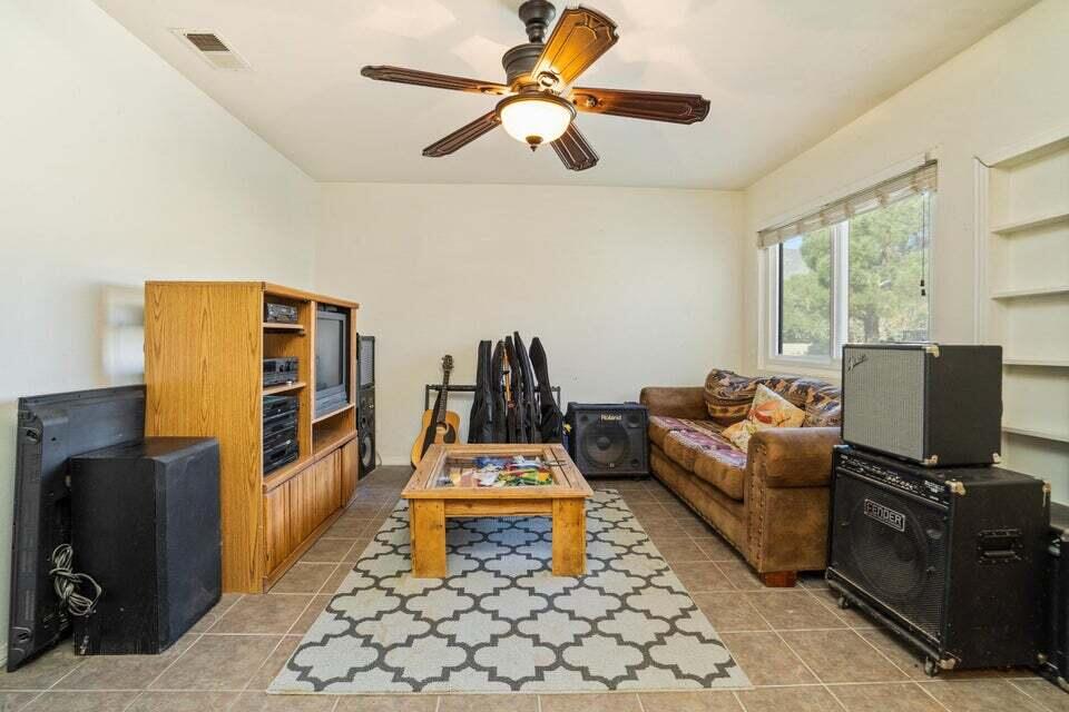 5600 Shannon Valley Road Acton, CA 93510 - Photo 24 of 54 5600 music rm2