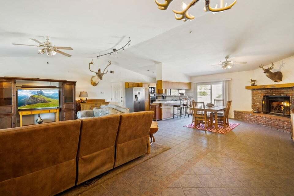 5600 Shannon Valley Road Acton, CA 93510 - Photo 10 of 54 5600 from ft door