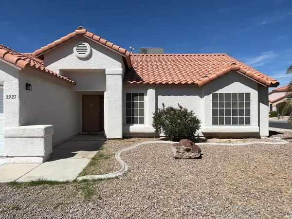 $1,985 | 3927 Broken Oak Lane, North Las Vegas, NV 89032