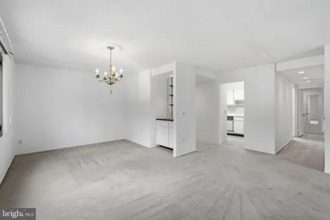 $314,900 | 6101 Edsall Road, Unit 502, Alexandria, VA 22304