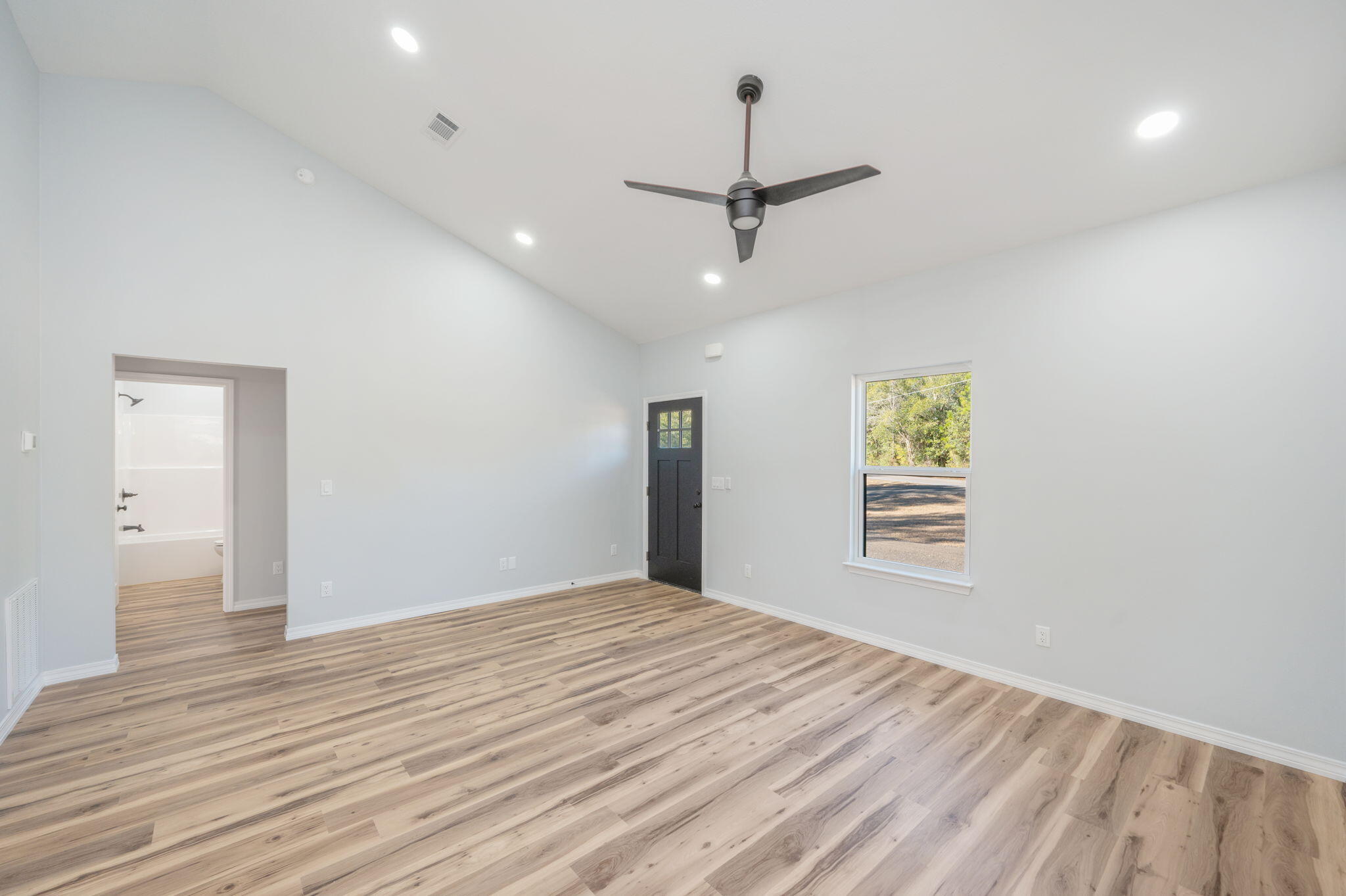 175 Caswell Road DeFuniak Springs, FL 32433 - Photo 12 of 36 8
