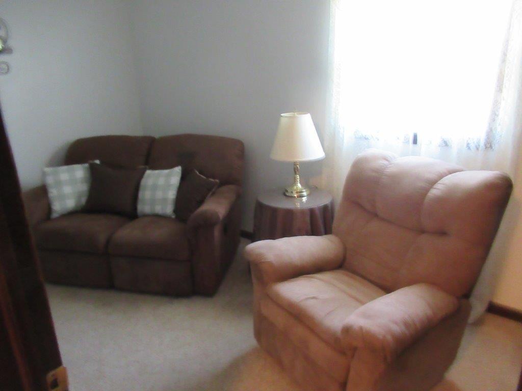 204 West 3rd Street Hills, MN 56138 - Photo 4 of 11