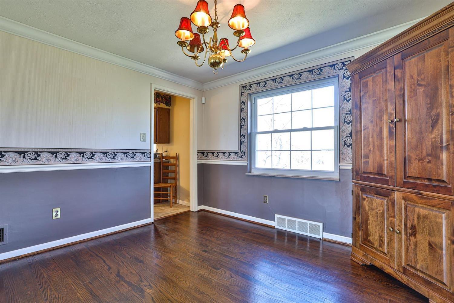 350 Compton Road Cincinnati, OH 45215 - Photo 8 of 43