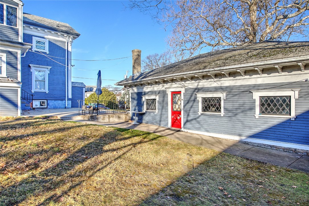 98 Summit Street Pawtucket, RI 02860 - Photo 16 of 20