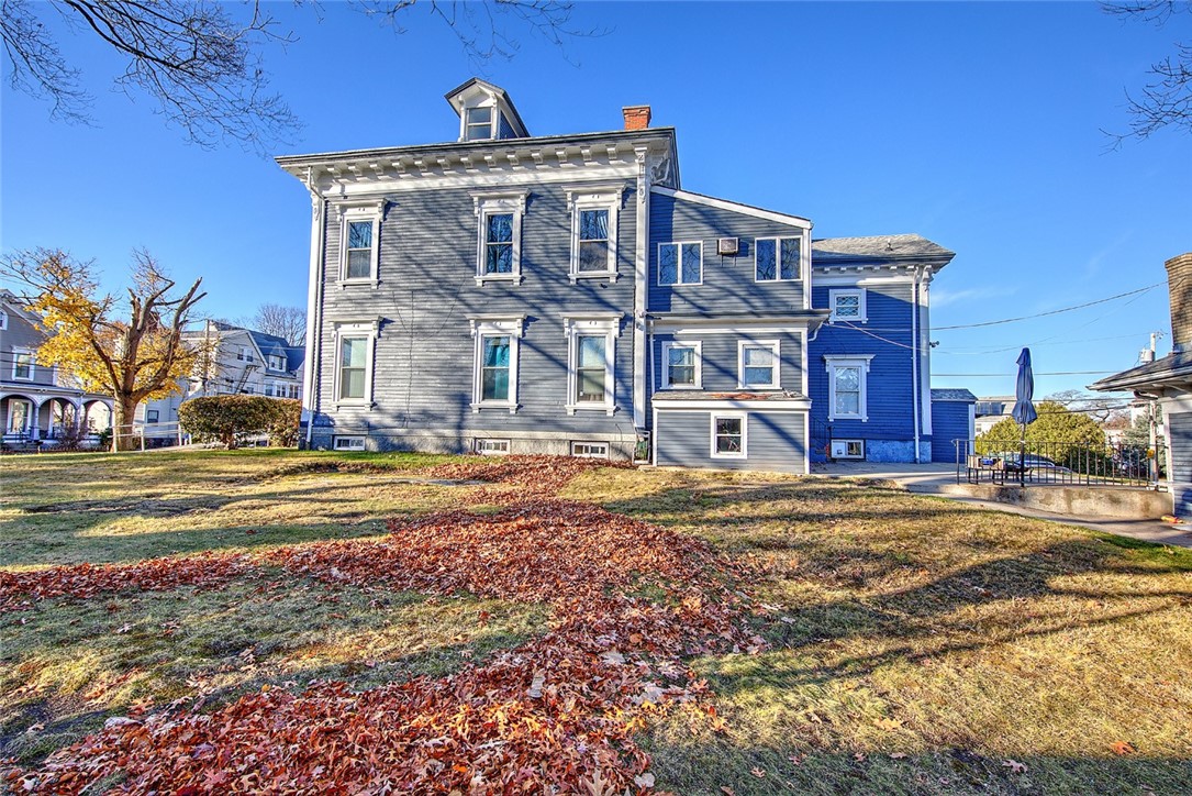 98 Summit Street Pawtucket, RI 02860 - Photo 17 of 20