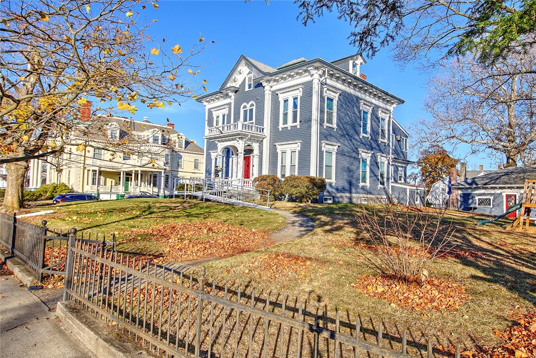 98 Summit Street Pawtucket, RI 02860 - Photo 18 of 20